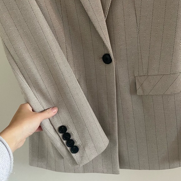 Beige/cream blazer with stripes - Picture 5 of 6